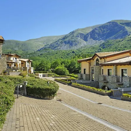Дом отдыха Lovely Holiday In With Terrace *